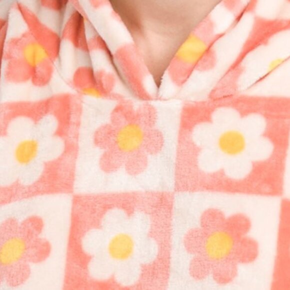 NWT THROWZY Checkerboard Daisy Wearable Hooded Oversized Throw One Size Junior - Picture 5 of 8